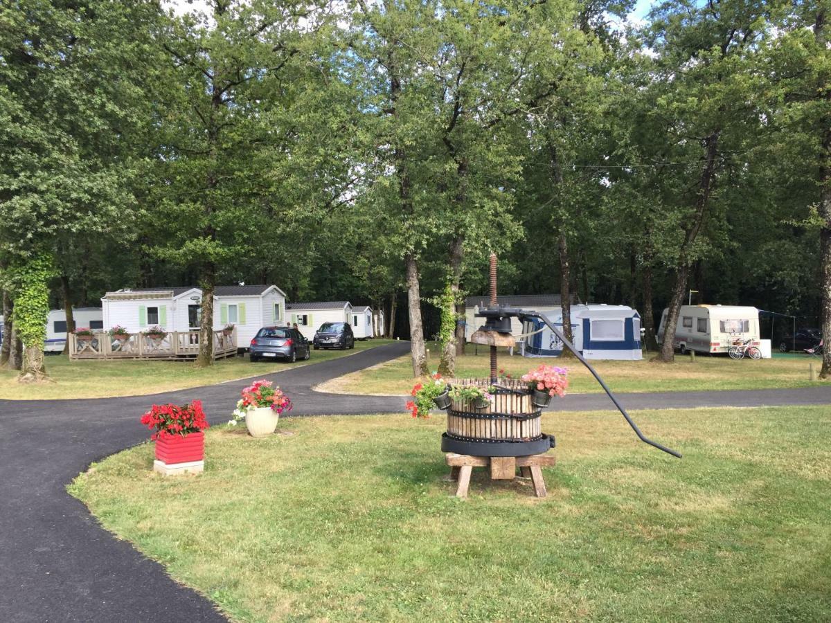 Camping Les Petites Minaudieres Hotel Saint-Sauveur  Luaran gambar