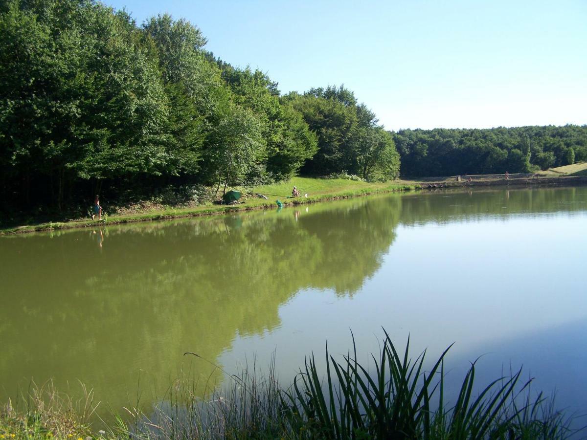 Camping Les Petites Minaudieres Hotel Saint-Sauveur  Luaran gambar