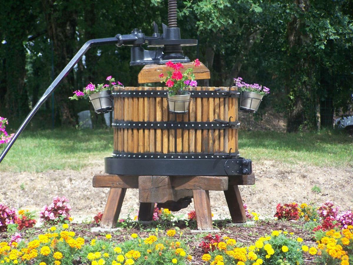 Camping Les Petites Minaudieres Hotel Saint-Sauveur  Luaran gambar